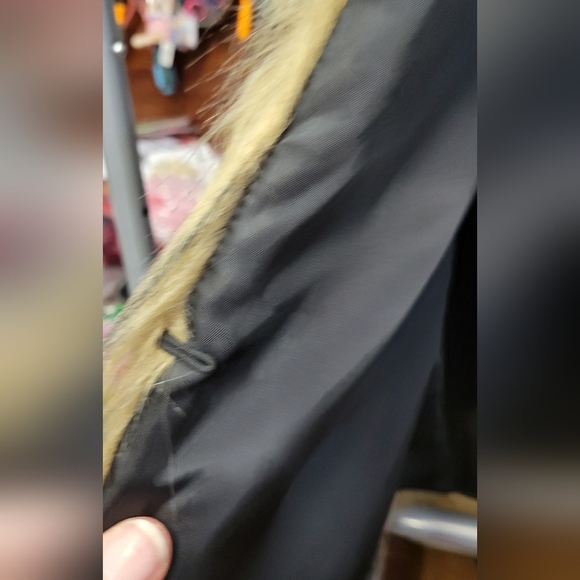 Aixixi Faux Fur Vest 40" Bust L/XL Preowned - Picture 6 of 9